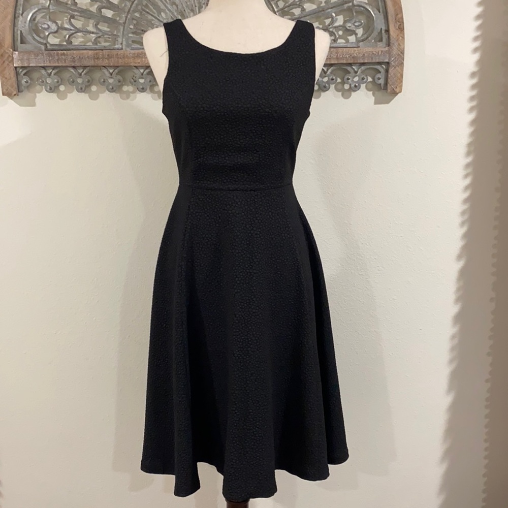 BLACK DRESS - Picture 1 of 6